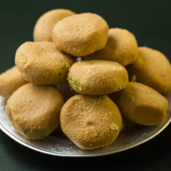 a plate of food on a table peda